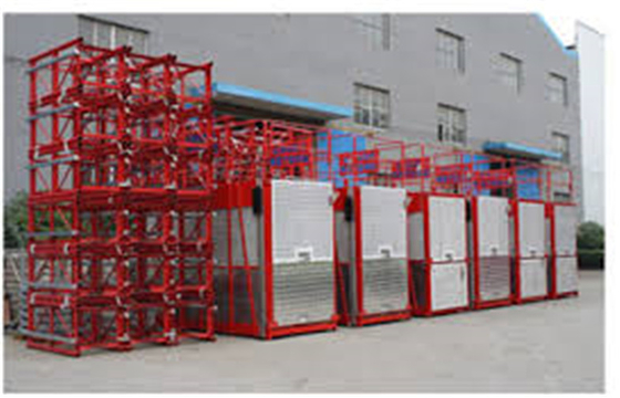 Doppelkäfig-roter Passagier-Hebemaschinen-Aufzug 2000kg SC200/200 für Bau